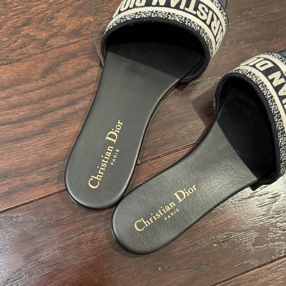 Dior Black and Cream Slides - Picture 3 of 5